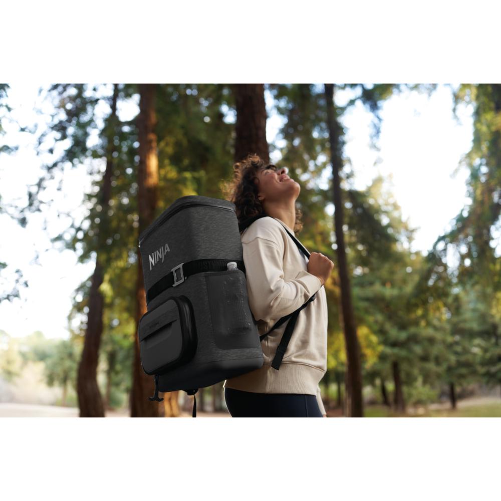 Mochila Térmica Ninja FrostVault Go para 24 Latas – Shark Ninja Panama