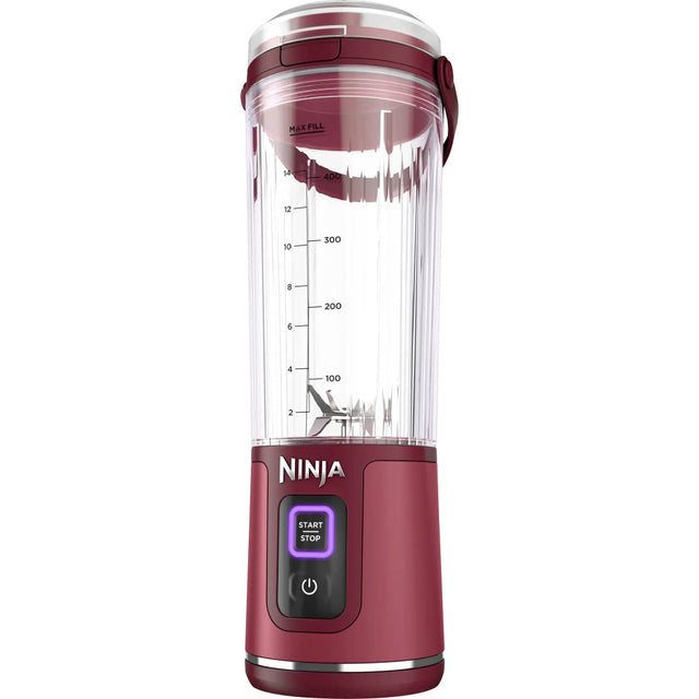 Imagen de la licuadora portátil Ninja Blast™ Cranberry, recargable por USB-C, con tecnología Blast™ y ensamblaje BlastBlade™ para triturar ingredientes congelados. Ideal para batidos, smoothies y jugos, con diseño compacto y color arándano vibrante.